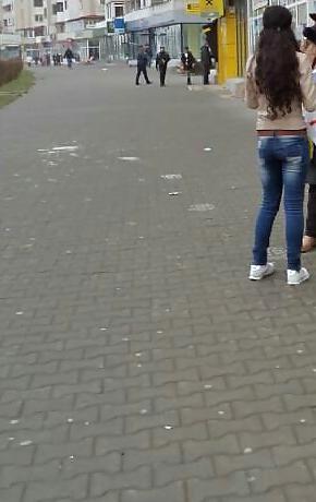 20P Spy old + young street romanian