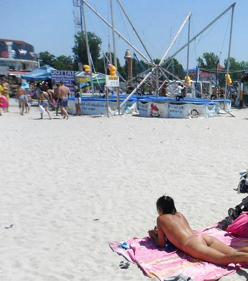 25P Spy beach summer teens romanian