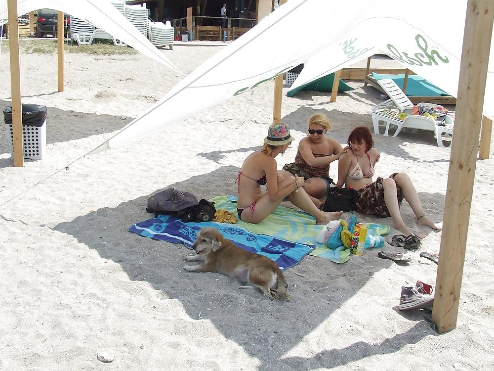25P Spy beach summer teens romanian