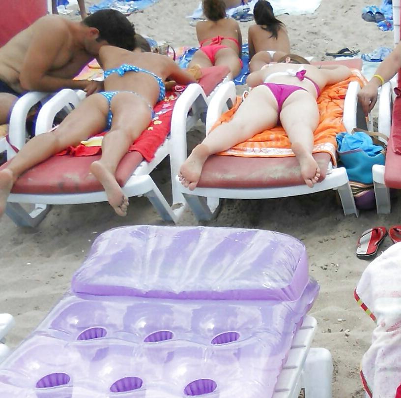 25P Spy beach summer teens romanian