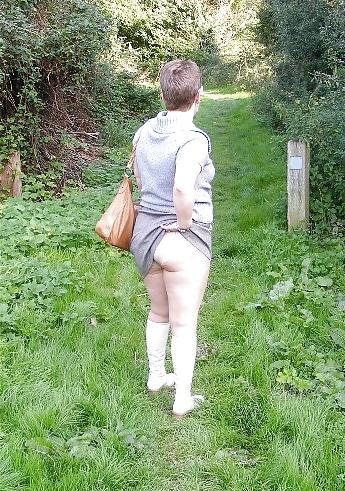 25P Flashing in a country park