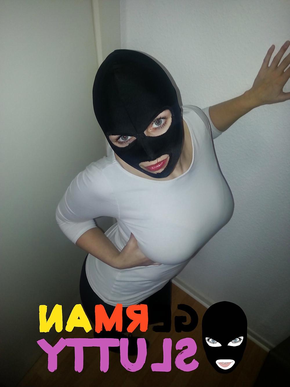 11P Cameltoe