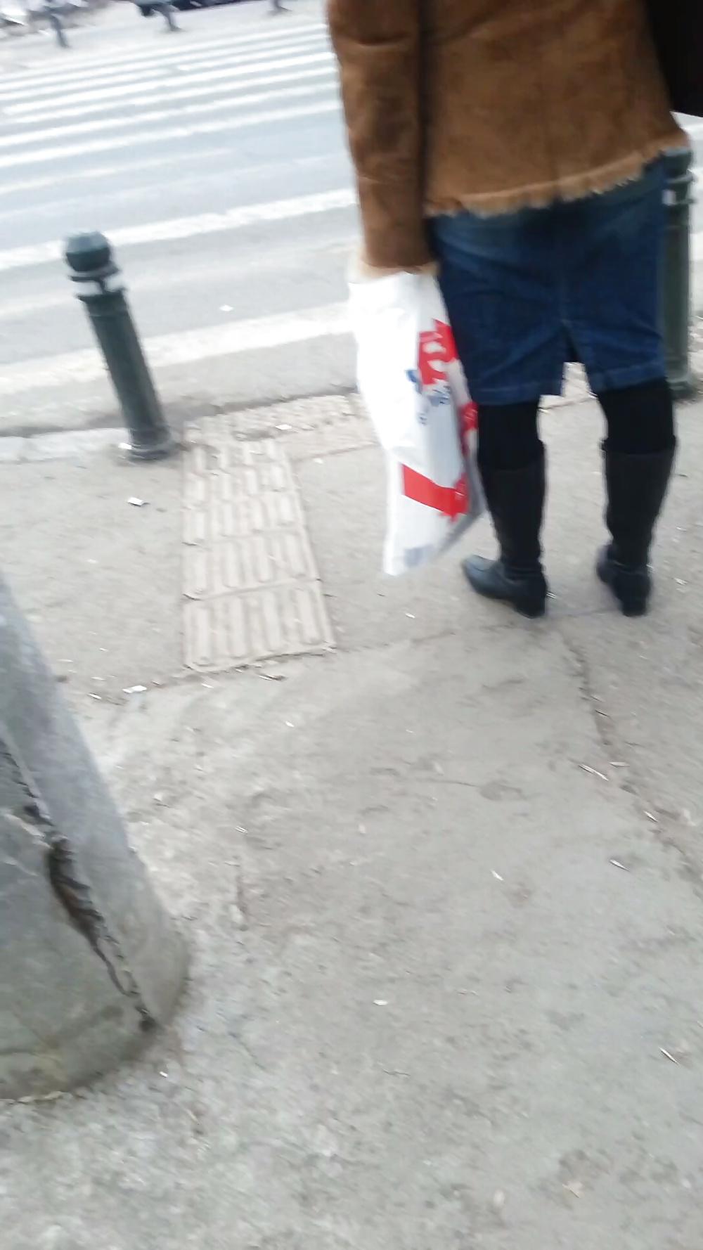 25P Old + young feet romanian