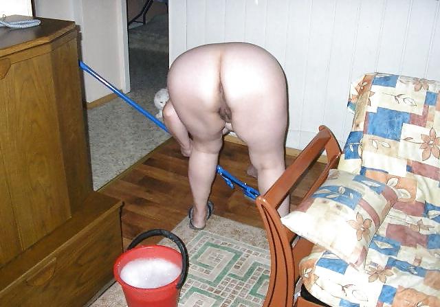 12P Housewife  cleaned in the house
