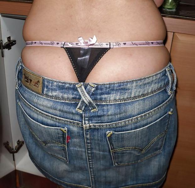 23P Slut Show Her Pussy And Ass