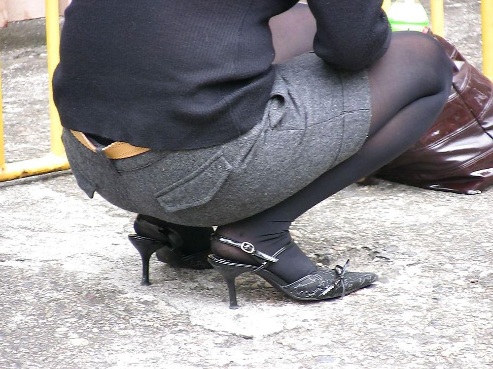 19P Japanese Candids - Feet on the Street 04