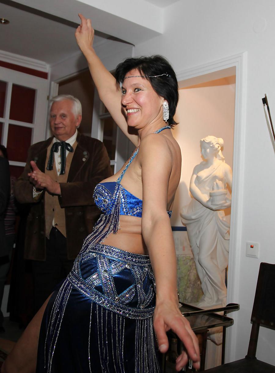 7P Belly Dancer
