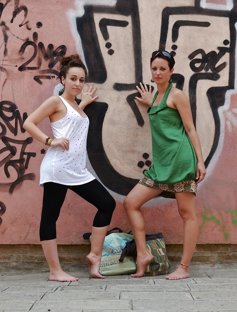 25P Barefoot urban glamour 2