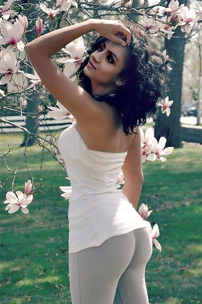 16P Trisha in yoga pants
