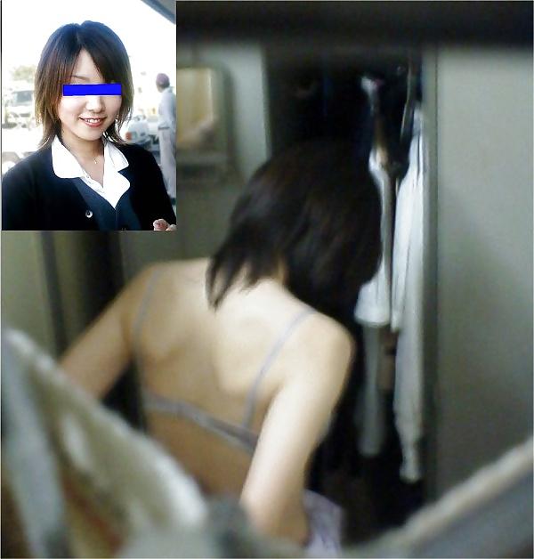 20P Japanese Girl Changing 03