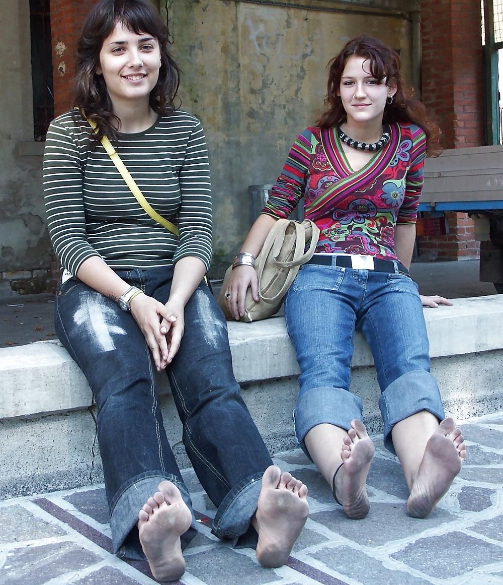 25P Barefoot urban, dirty streets 1
