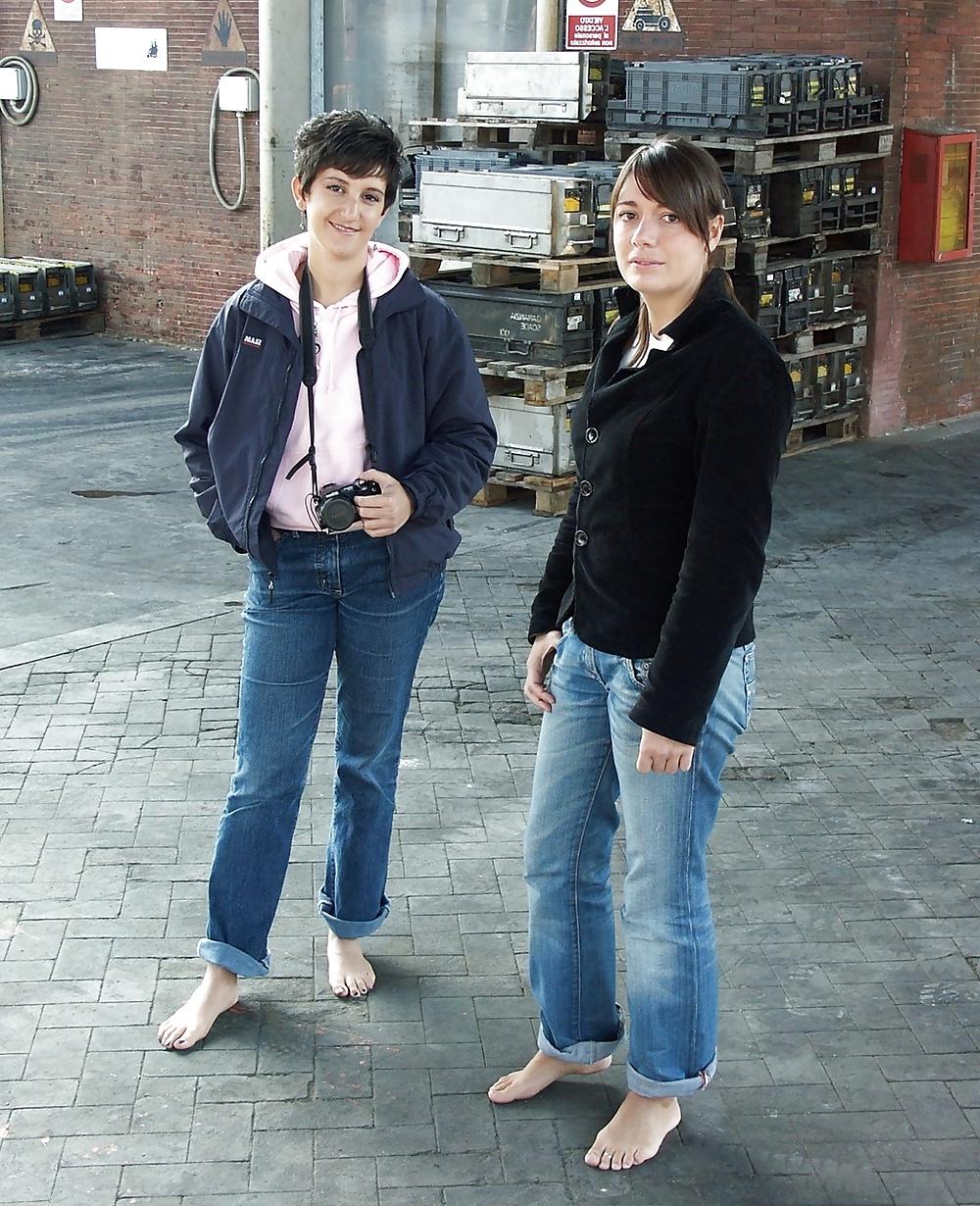 25P Barefoot urban, dirty streets 1