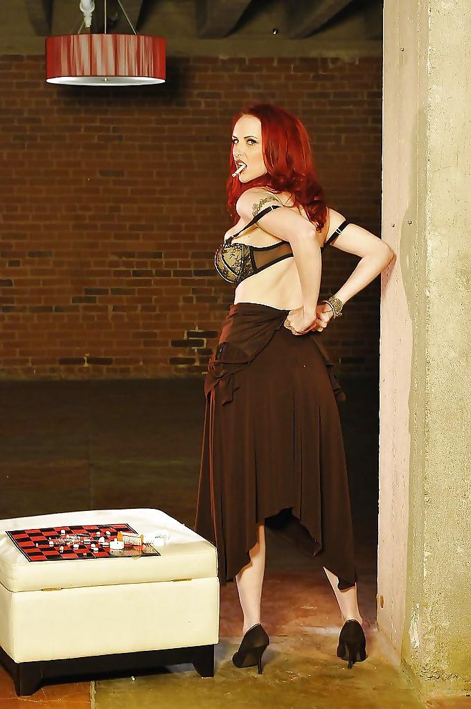 16P MZ Berlin-Busty Redhead Diva 4
