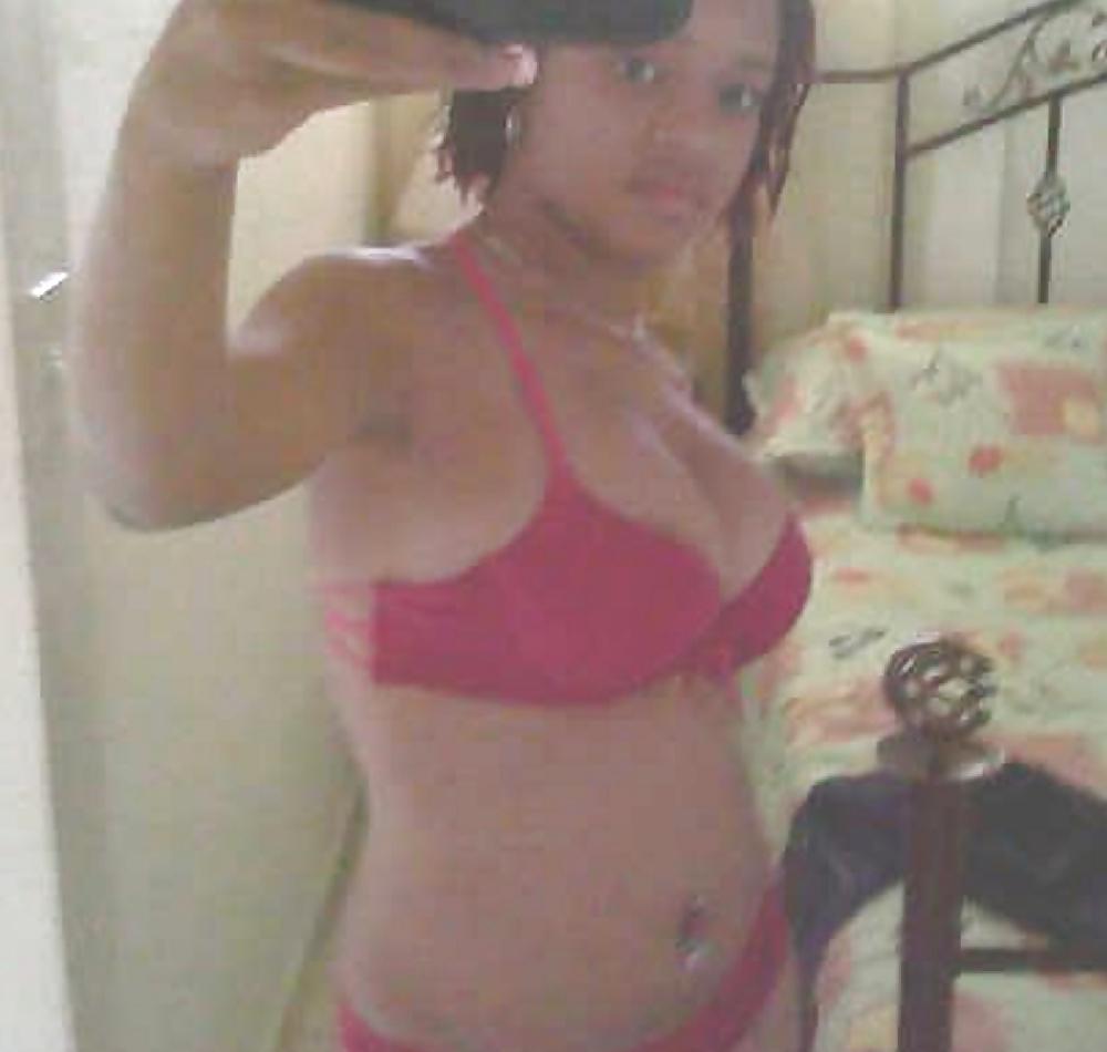 25P A dominican girl called Laa M.