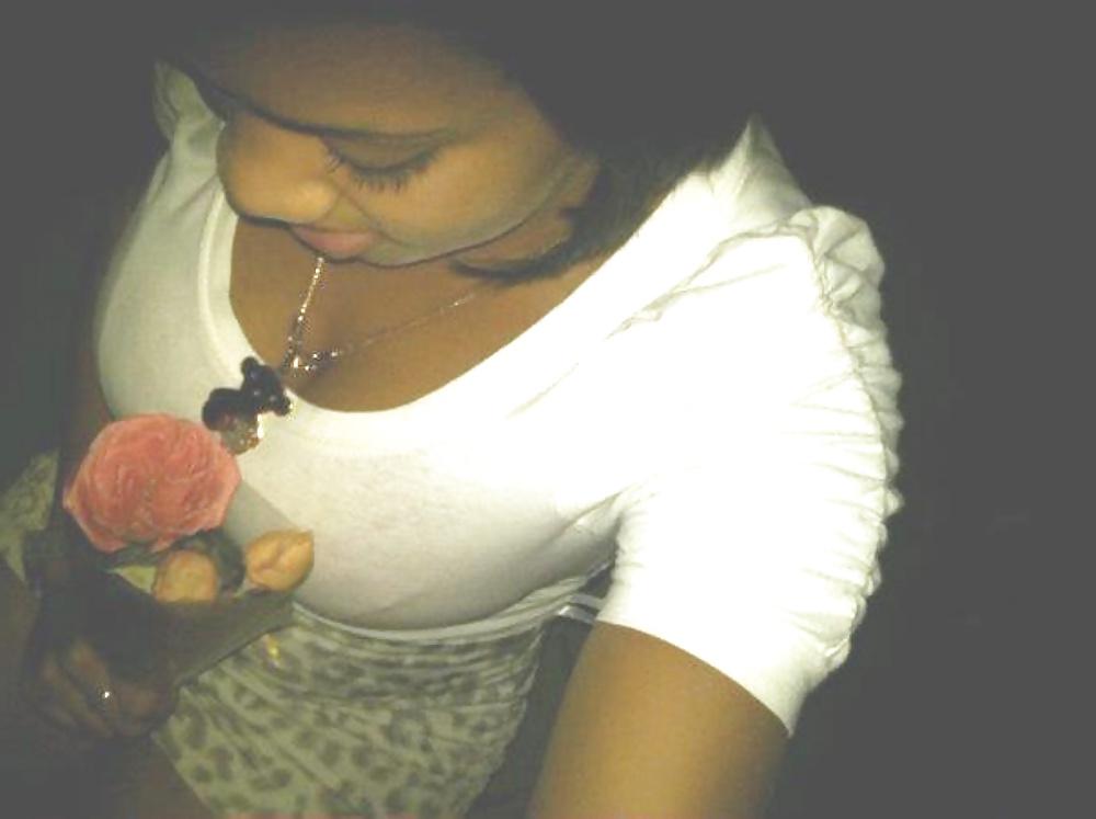 25P A dominican girl called Laa M.