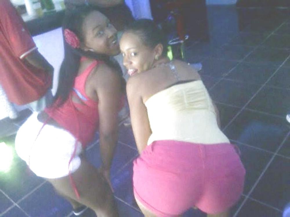 25P A dominican girl called Laa M.