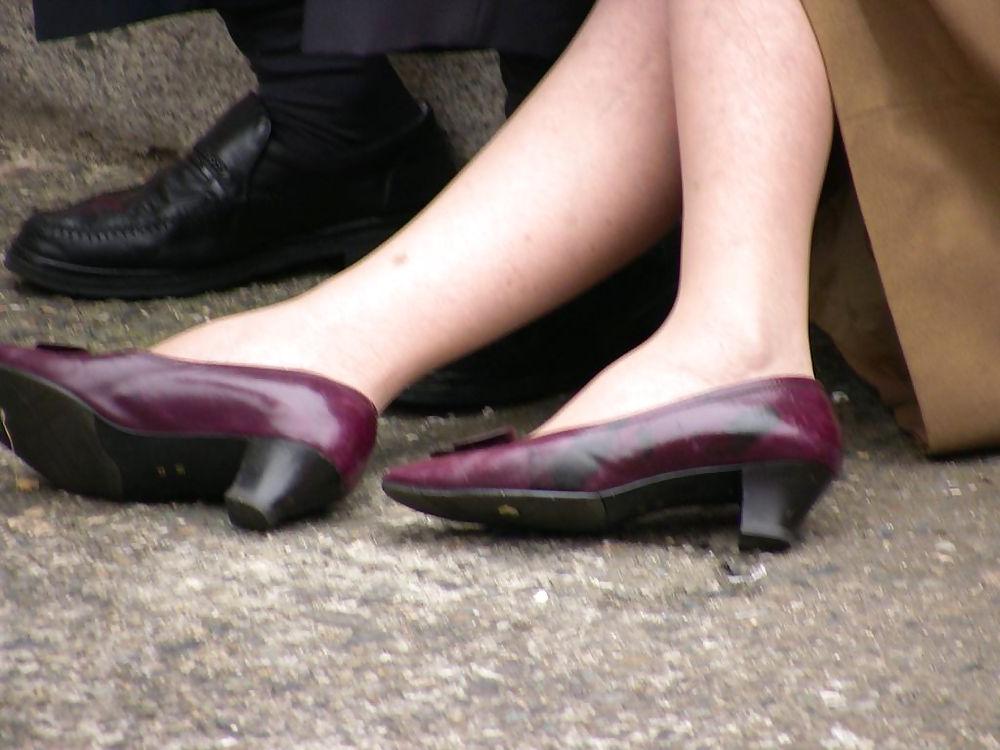 20P Japanese Candids - Feet on the Street 06