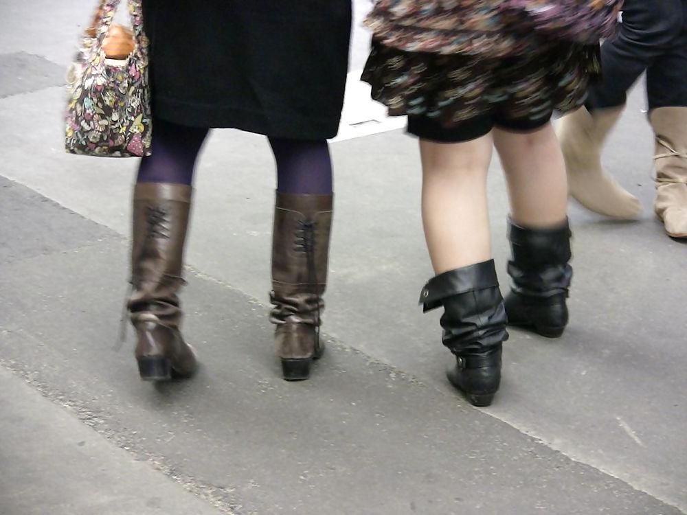 20P Japanese Candids - Feet on the Street 06