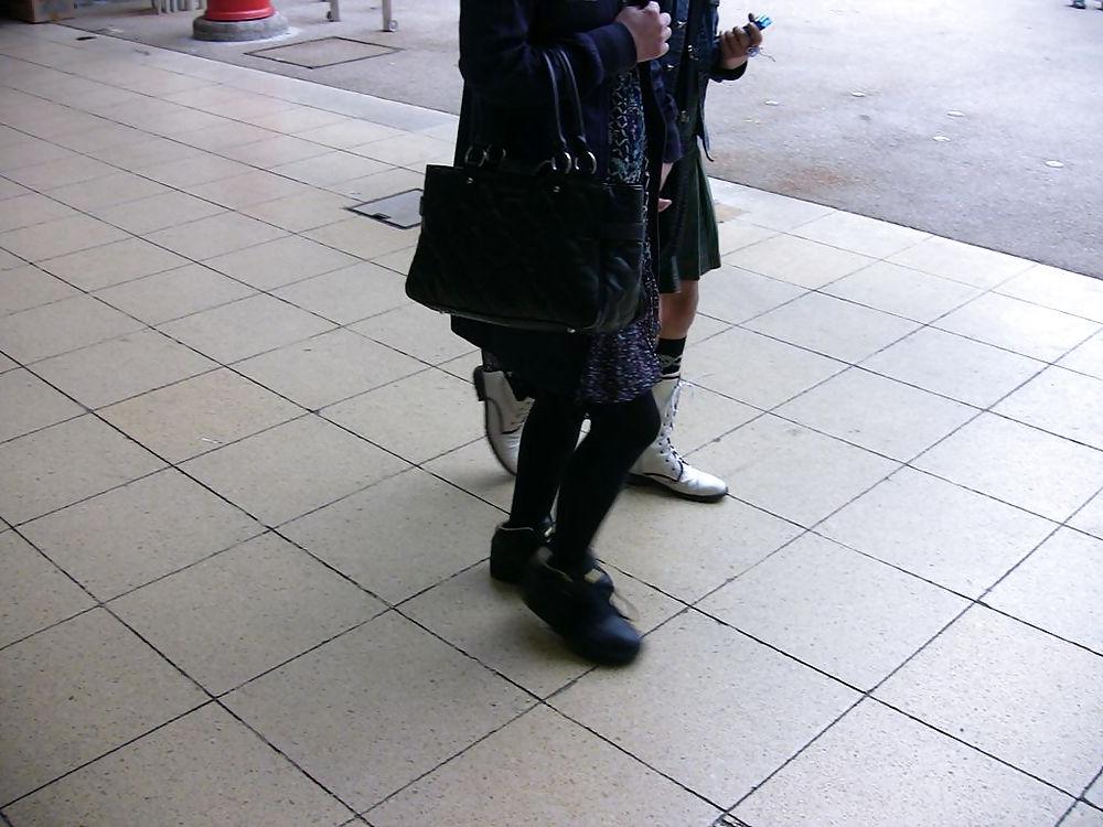 20P Japanese Candids - Feet on the Street 06