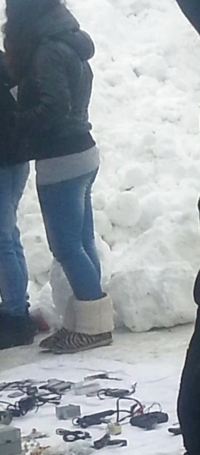 25P Sexy feet, ass and legs old + young romanian