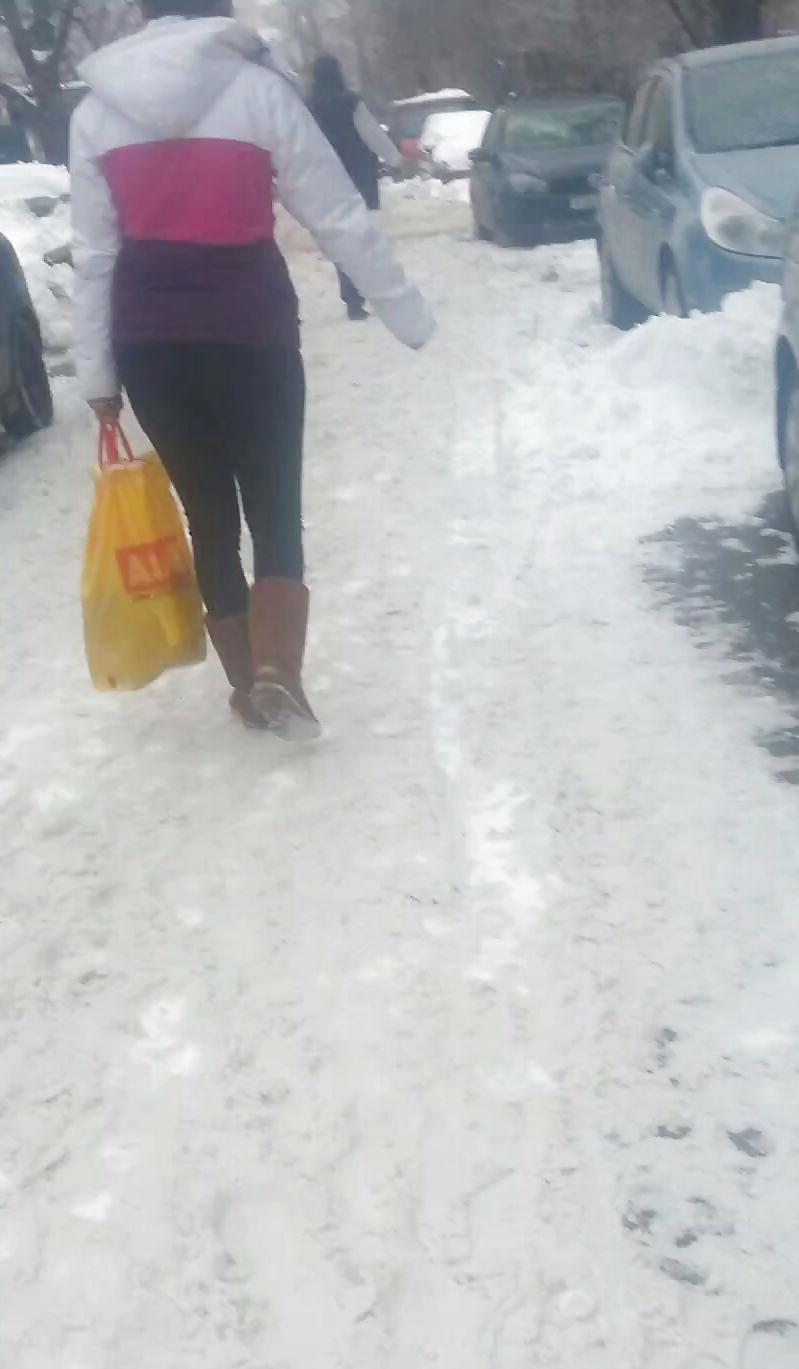 25P Sexy feet, ass and legs old + young romanian