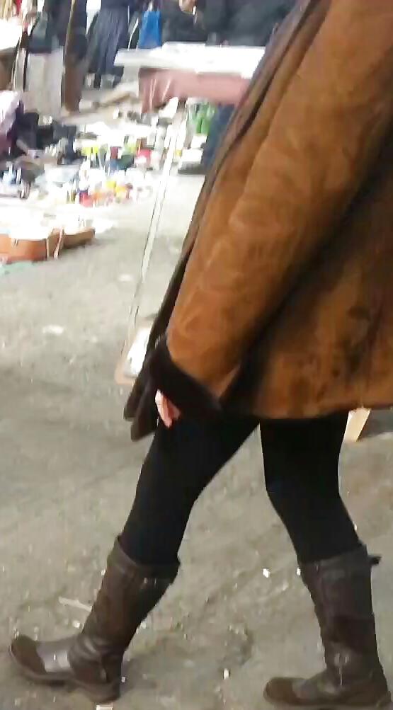 25P Sexy feet, ass and legs old + young romanian