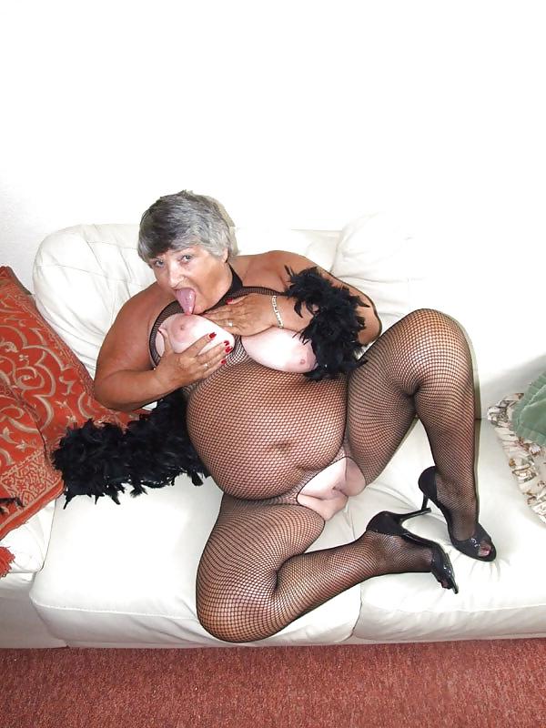 20P Older hardcore couple.