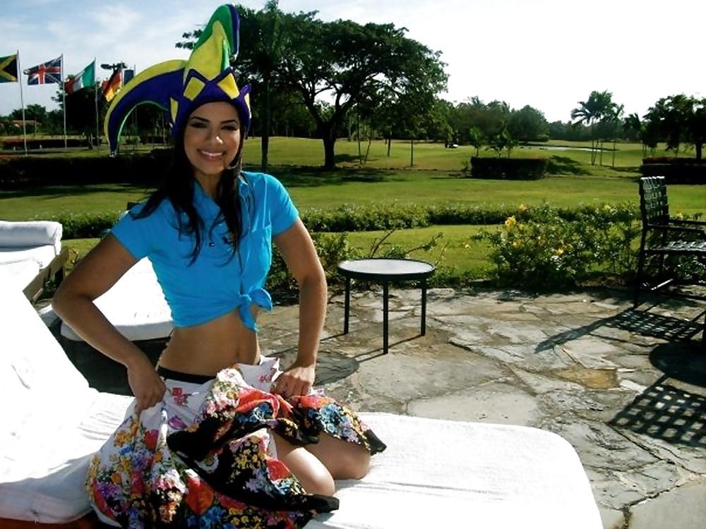 25P A dominican girl called Nashla B. 