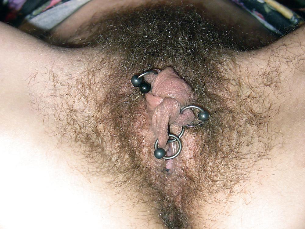 8P Tim161 Hairy pussy lips in knots