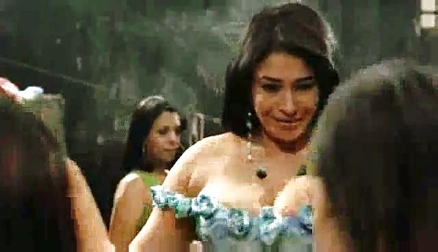 25P Safwa belly dancer 2014