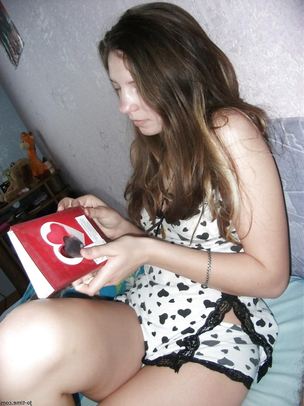 25P Shy Girl Gets Hot