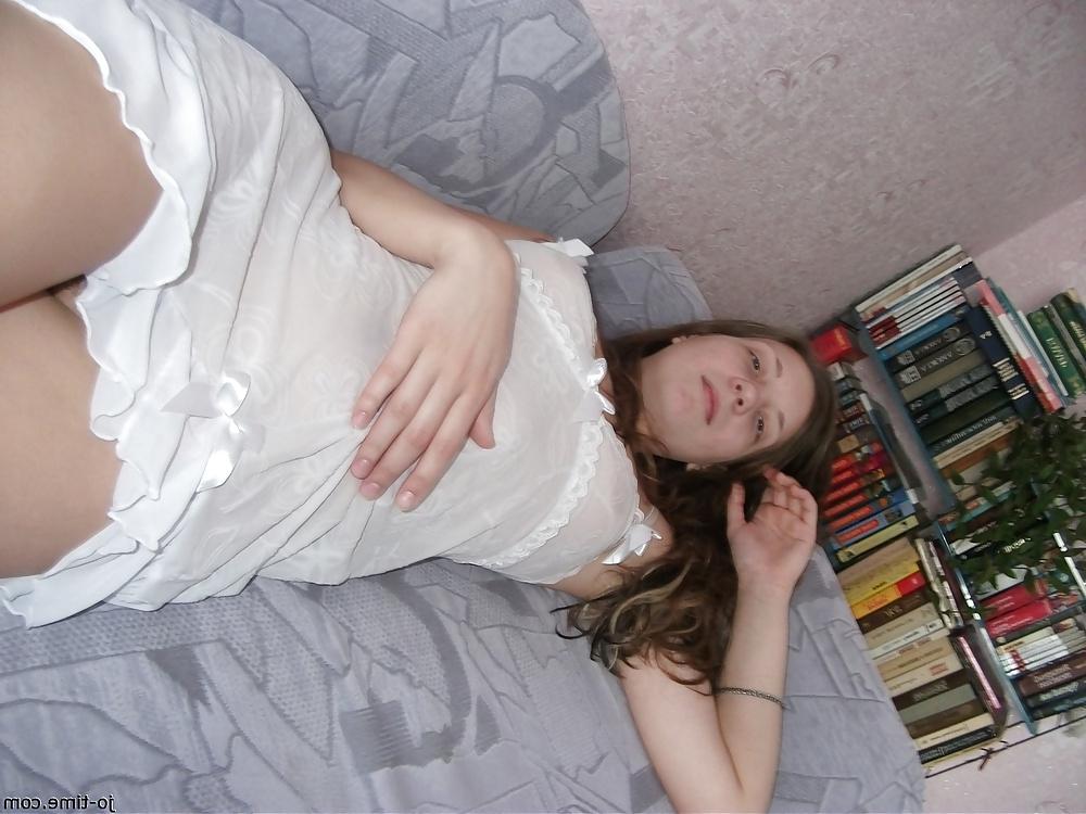 25P Shy Girl Gets Hot