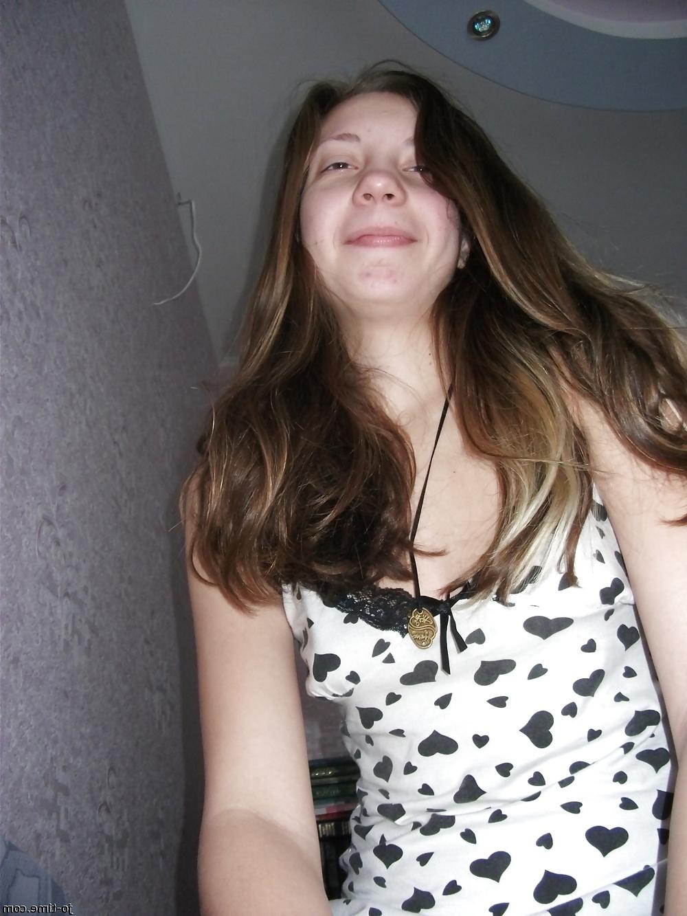 25P Shy Girl Gets Hot