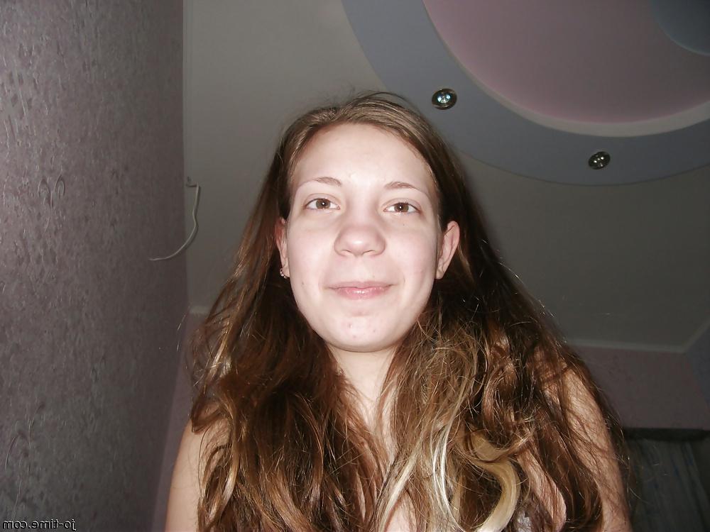 25P Shy Girl Gets Hot