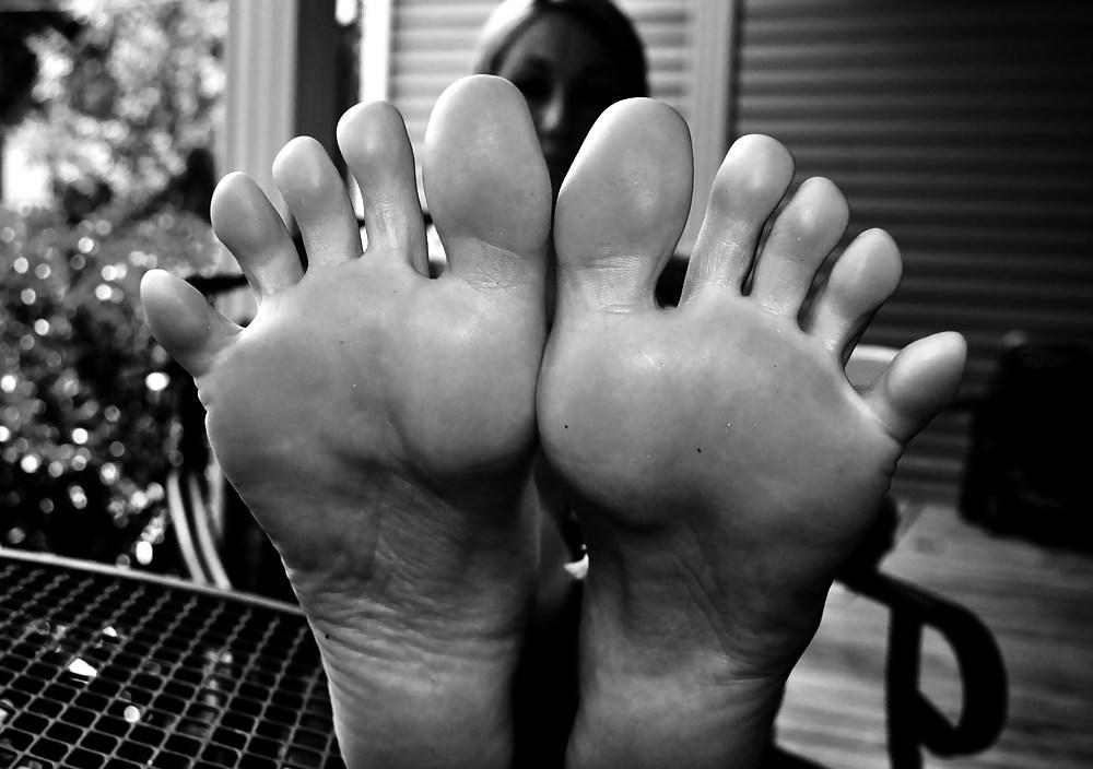 25P Over 30 BareFoot Beauties