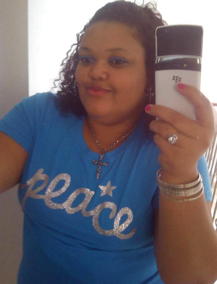 25P A dominican girl called Onexy R.
