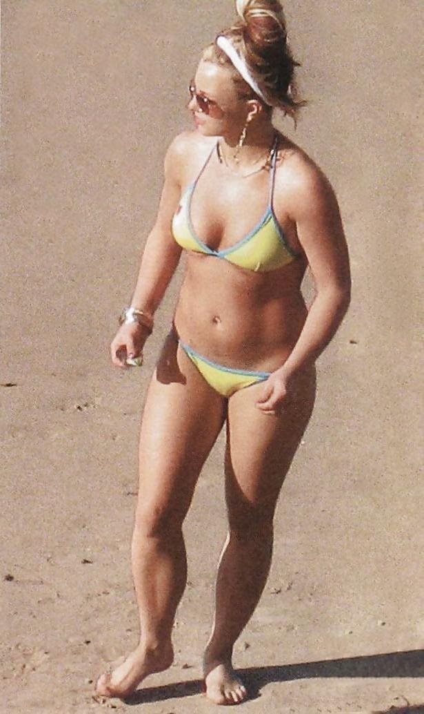 12P BRITNEY SPEARS ASS N FEET TO JERKOFF N CUM OVER