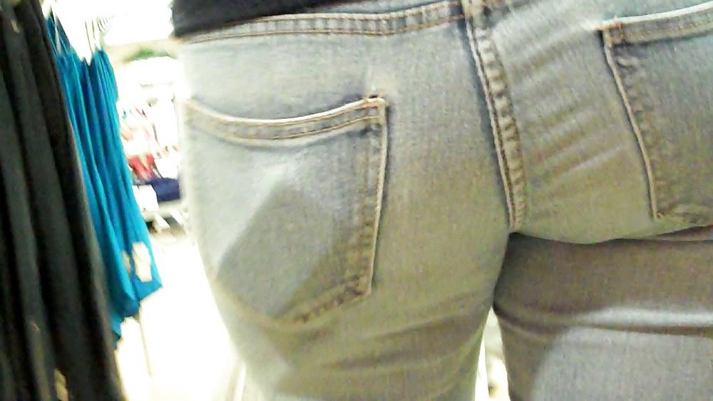 25P Mall ass & butts spending cash on jeans