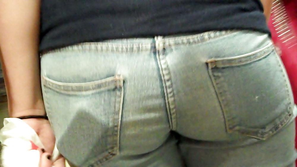 25P Mall ass & butts spending cash on jeans