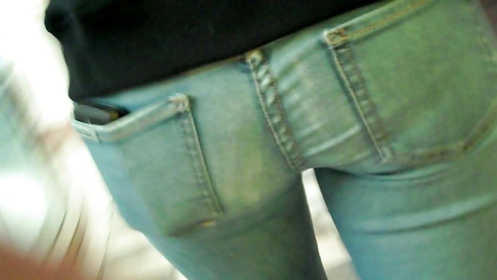 25P Mall ass & butts spending cash on jeans