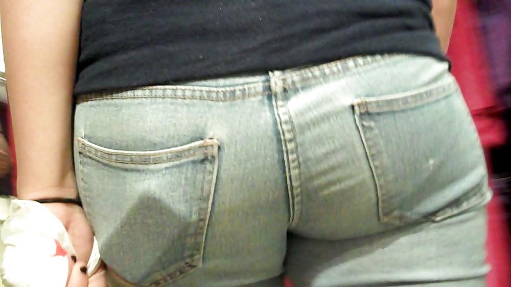 25P Mall ass & butts spending cash on jeans