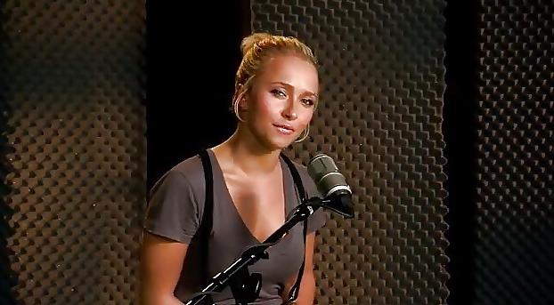 25P Hayden Panettiere Enjoying jerking over this cute blonde :)