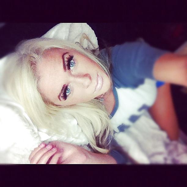 25P More Hooters and Facebook sluts with huge tits