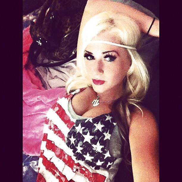 25P More Hooters and Facebook sluts with huge tits