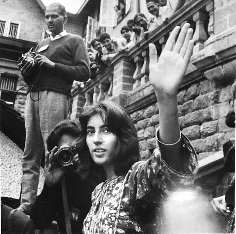 25P Let's Jerk Off Over ... Benazir Bhutto (Pakistani PM)