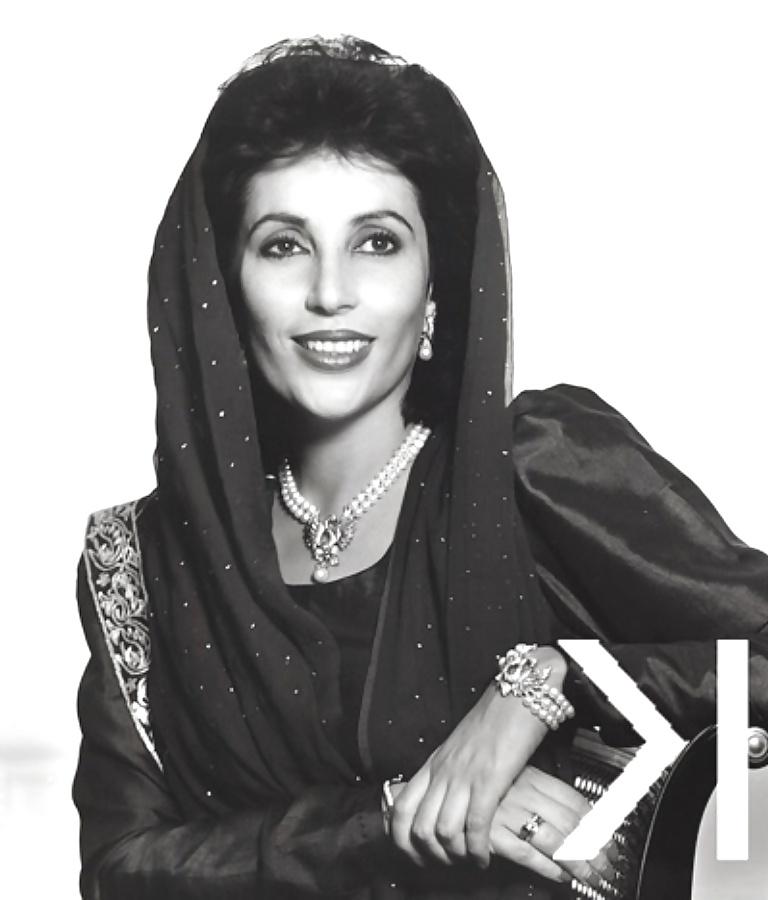 25P Let's Jerk Off Over ... Benazir Bhutto (Pakistani PM)