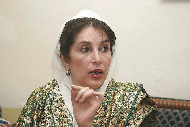 25P Let's Jerk Off Over ... Benazir Bhutto (Pakistani PM)