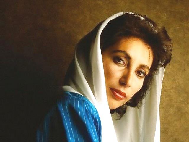 25P Let's Jerk Off Over ... Benazir Bhutto (Pakistani PM)
