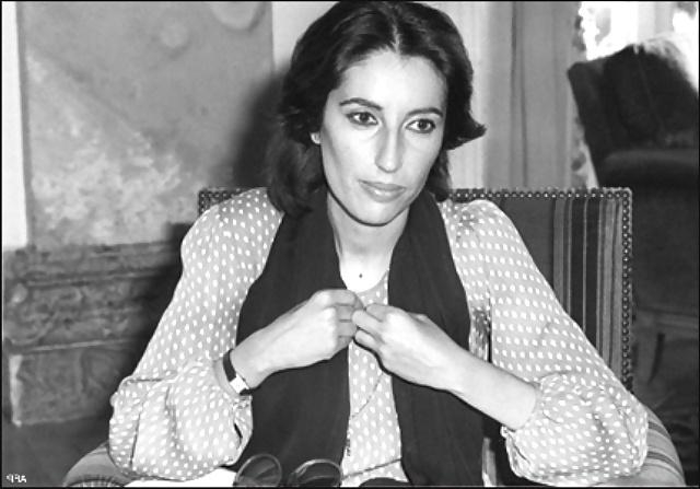 25P Let's Jerk Off Over ... Benazir Bhutto (Pakistani PM)