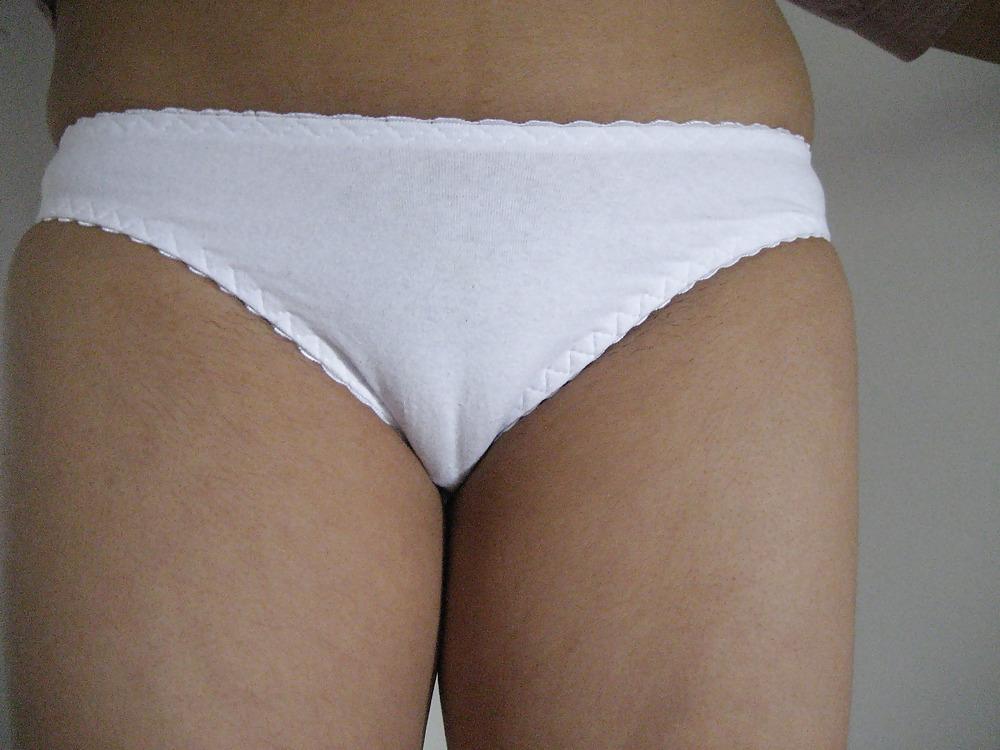 25P Camel toe
